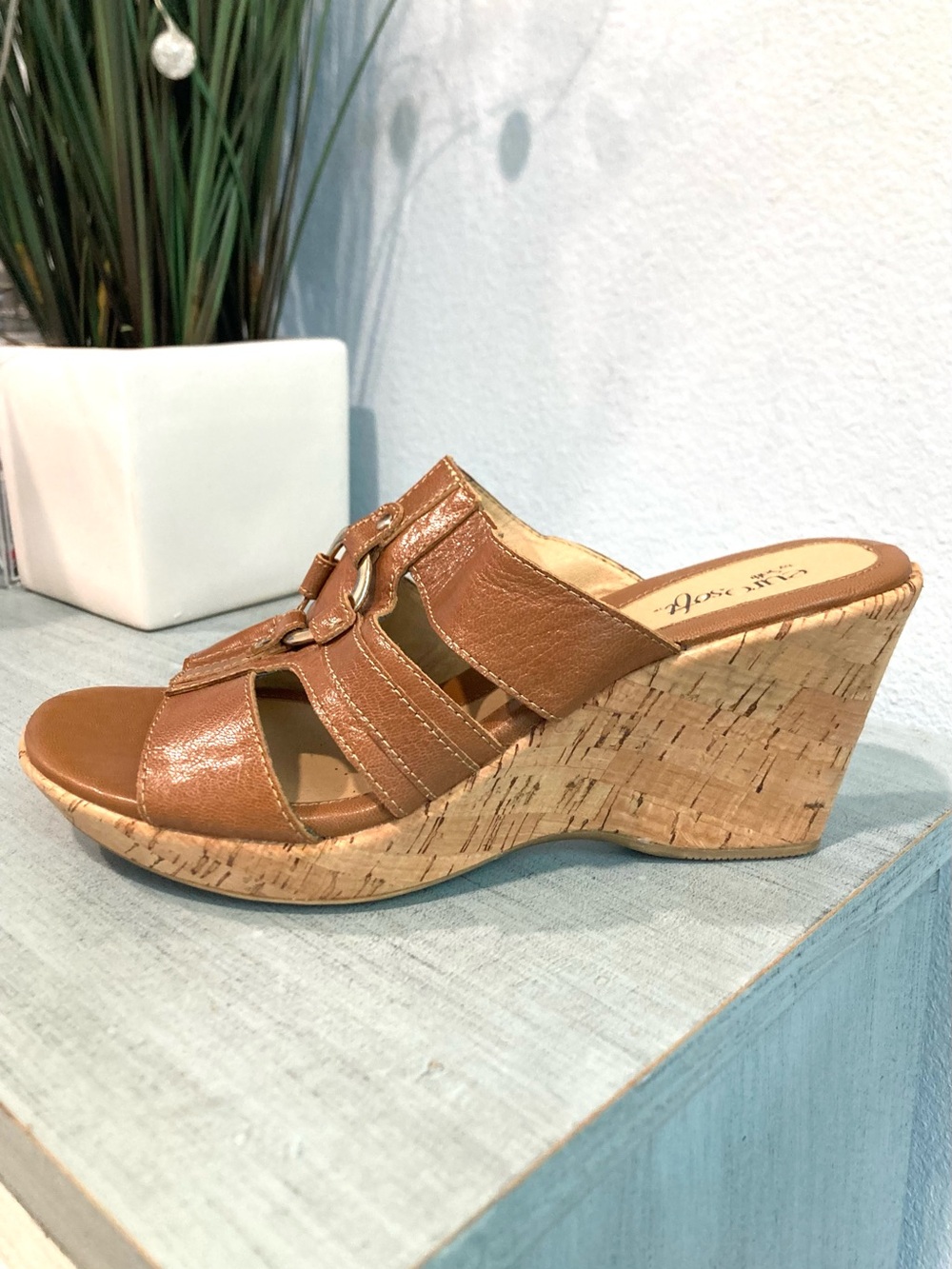 Euro Soft by Sofft Cassie Brown Leather Sandals 8M